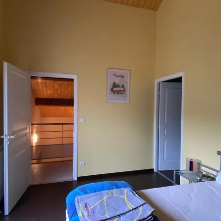 Maison De Village Au Pied Des Pyrenees Holiday home Gembrie