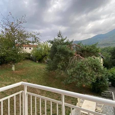Maison De Village Au Pied Des Pyrenees Gembrie