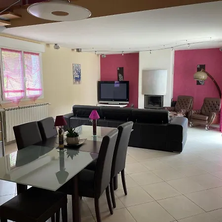 Holiday home Maison De Village Au Pied Des Pyrenees
